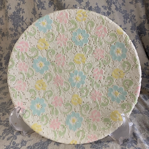VTG Spring Pastel Floral Lace Handmade 10.5" Textured Plate Signed - Picture 1 of 9